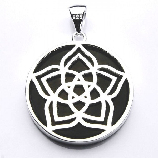 Anhänger Doppelte Venusblume auf Onyx