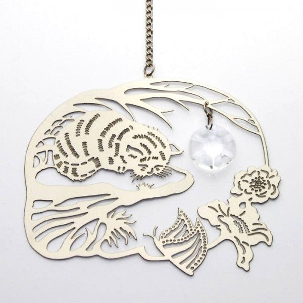 Fensterbild Katze und Schmetterling | verchromter Edelstahl