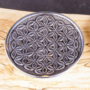 Stäbchenhalter Weissmetall Relief rund - Lebensblume