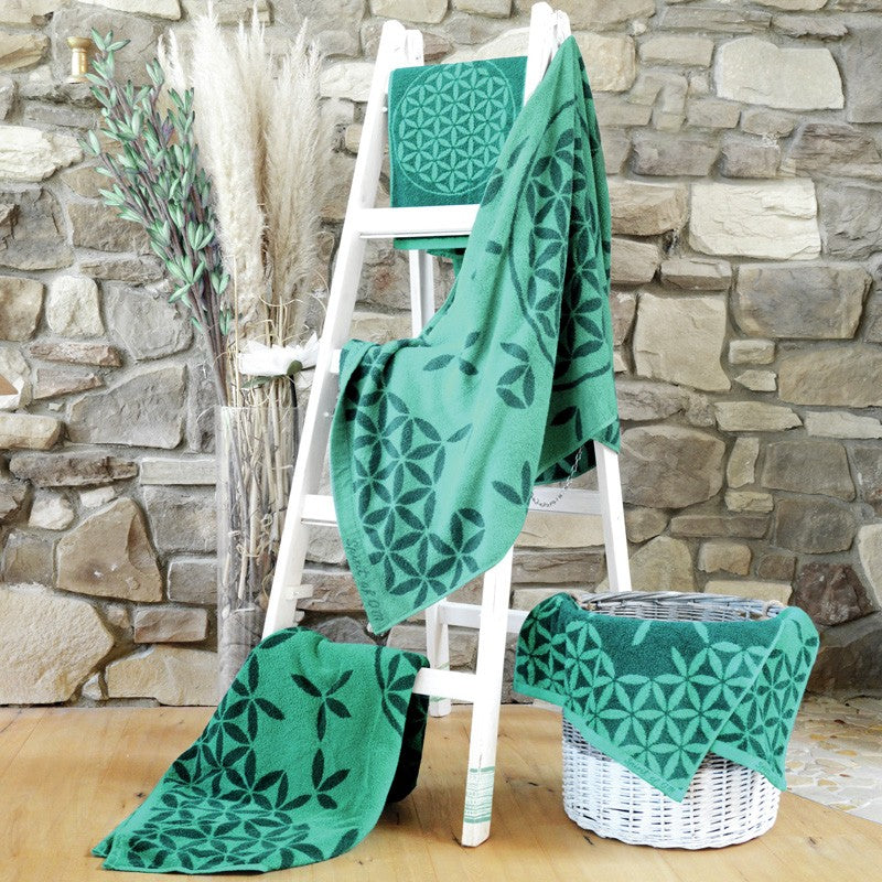 Spirit of Om Frotte Liegetuch - smaragd-grün - Blume des Lebens