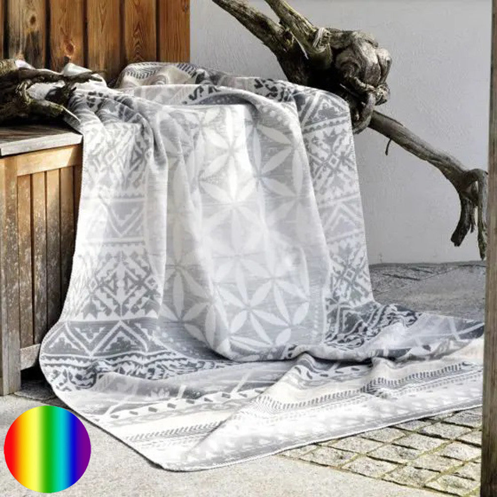 Spirit of OM Kuscheldecke grau | mit der Blume des Lebens