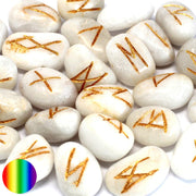 Weisser Achat  - Runen | im Samtbeutel mit Beschreibung