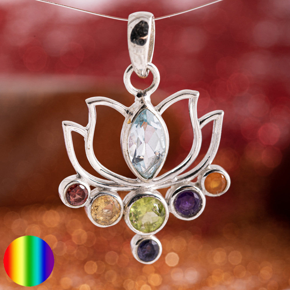 Anhänger -  Lotus mit Chakrasteinen | mit sieben Edelsteinen