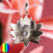 Anhänger - Lotus mit Blauem Topas | 925 Sterling Silber