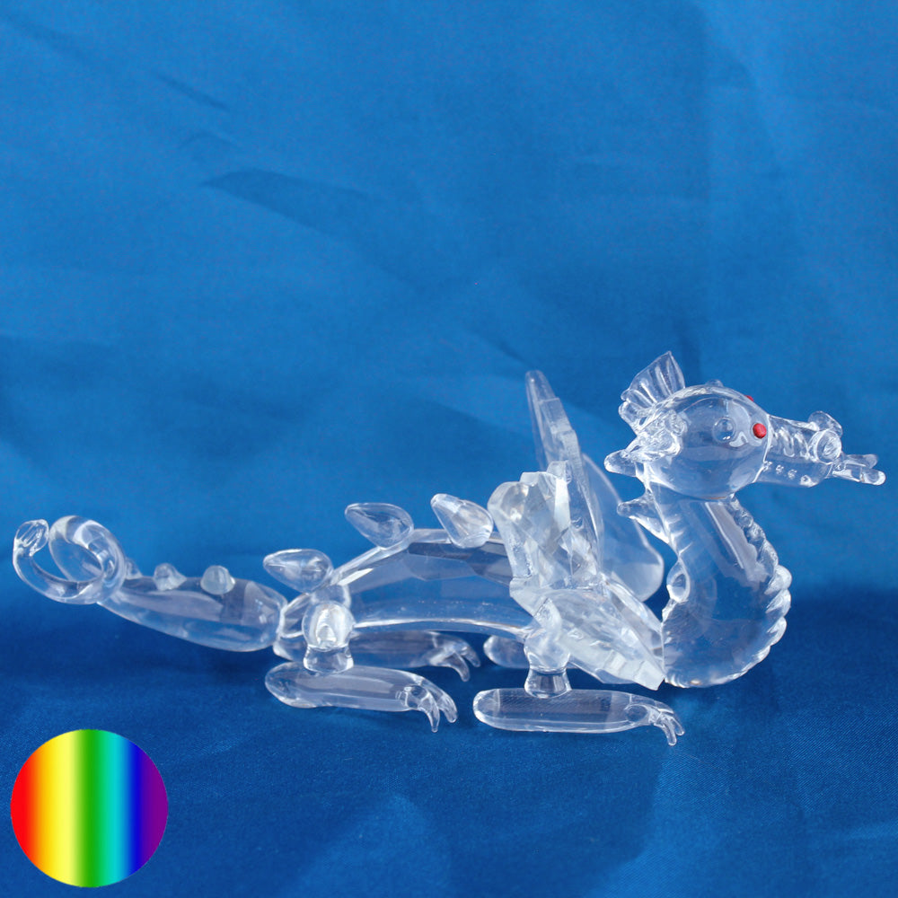 Kristall Drachen mit roten Augen