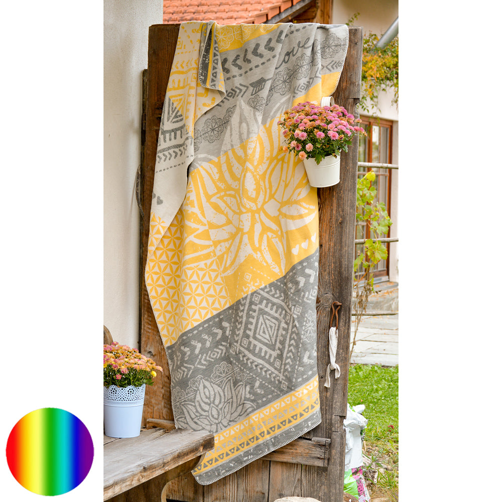Spirit of OM Kuscheldecke Lotus gelb-grau